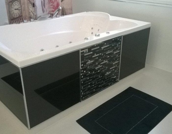 Achteckbadewanne Madrid mit Whirlpoolsystem 190x110 cm